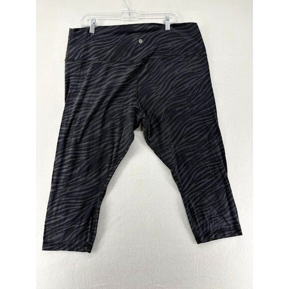 Lululemon Size 20 Cropped Align Leggings Animal Print Black/Gray 20" Inseam - Picture 6 of 8
